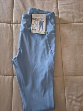 Light Blue Athletic Capri Leggings